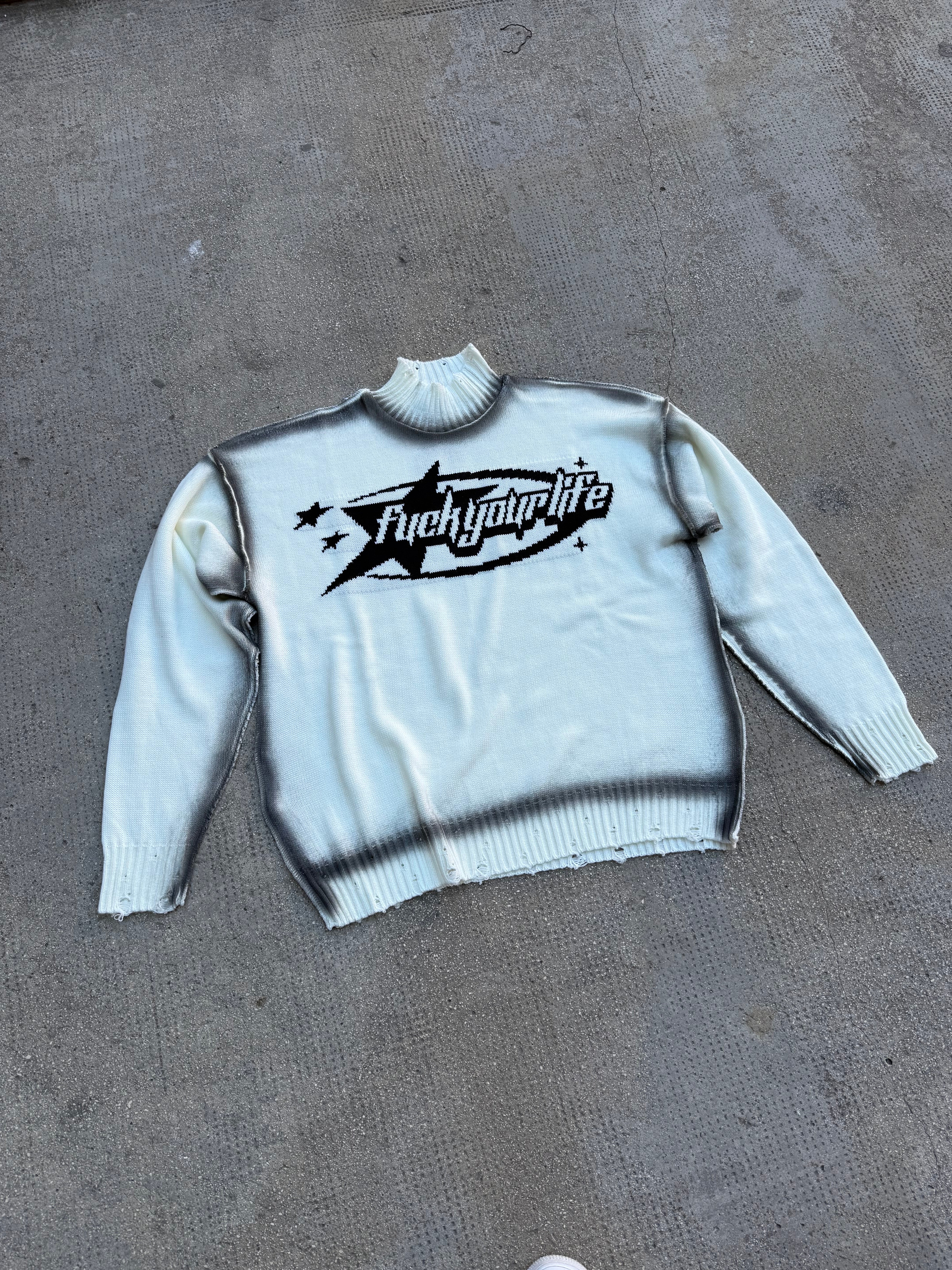 Maglione Spray Logato Sfilacciato White